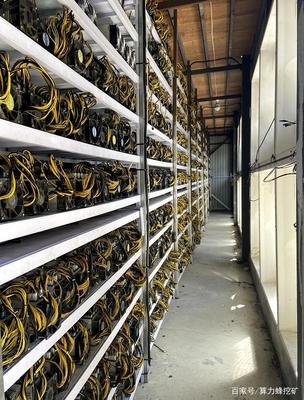 Mining farm utilizing natural environmental cooling methods